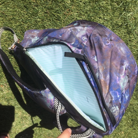 RARE lululemon Moody mirage backpack - Picture 5 of 7